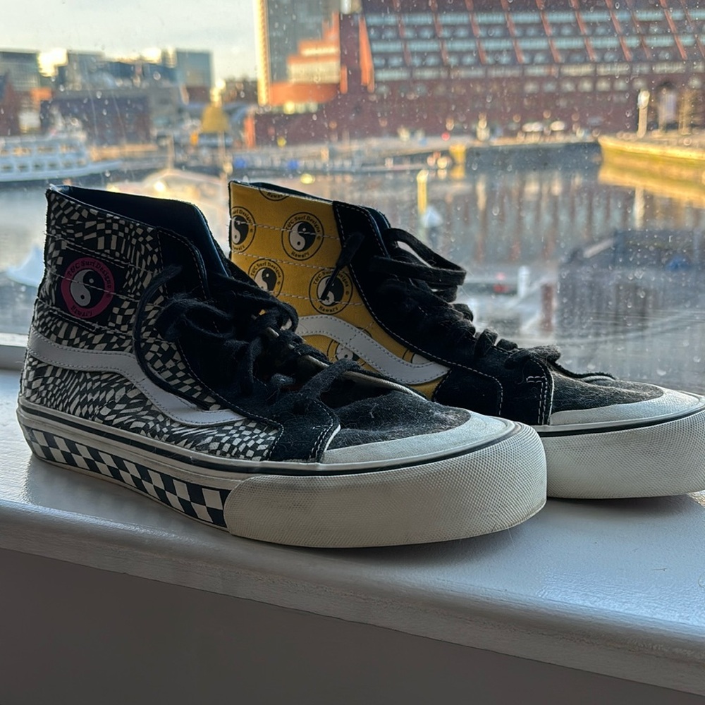 Vans x T&C Surf Designs SK8-HI 138 DECON